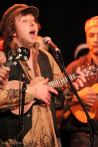 ukelele singer larp singer